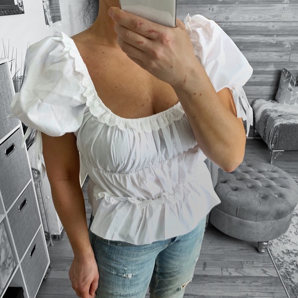 🆕White Off The Shoulder Crop Top - Picture 2 of 6